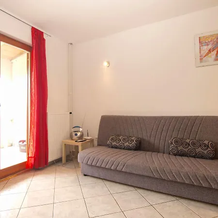 Mileva 1596 شقة *